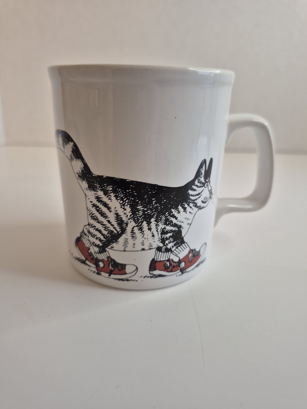 Vintage B. Kliban Red Sneakers Cat Coffee Cup Tea Mug Kiln Craft England 70s